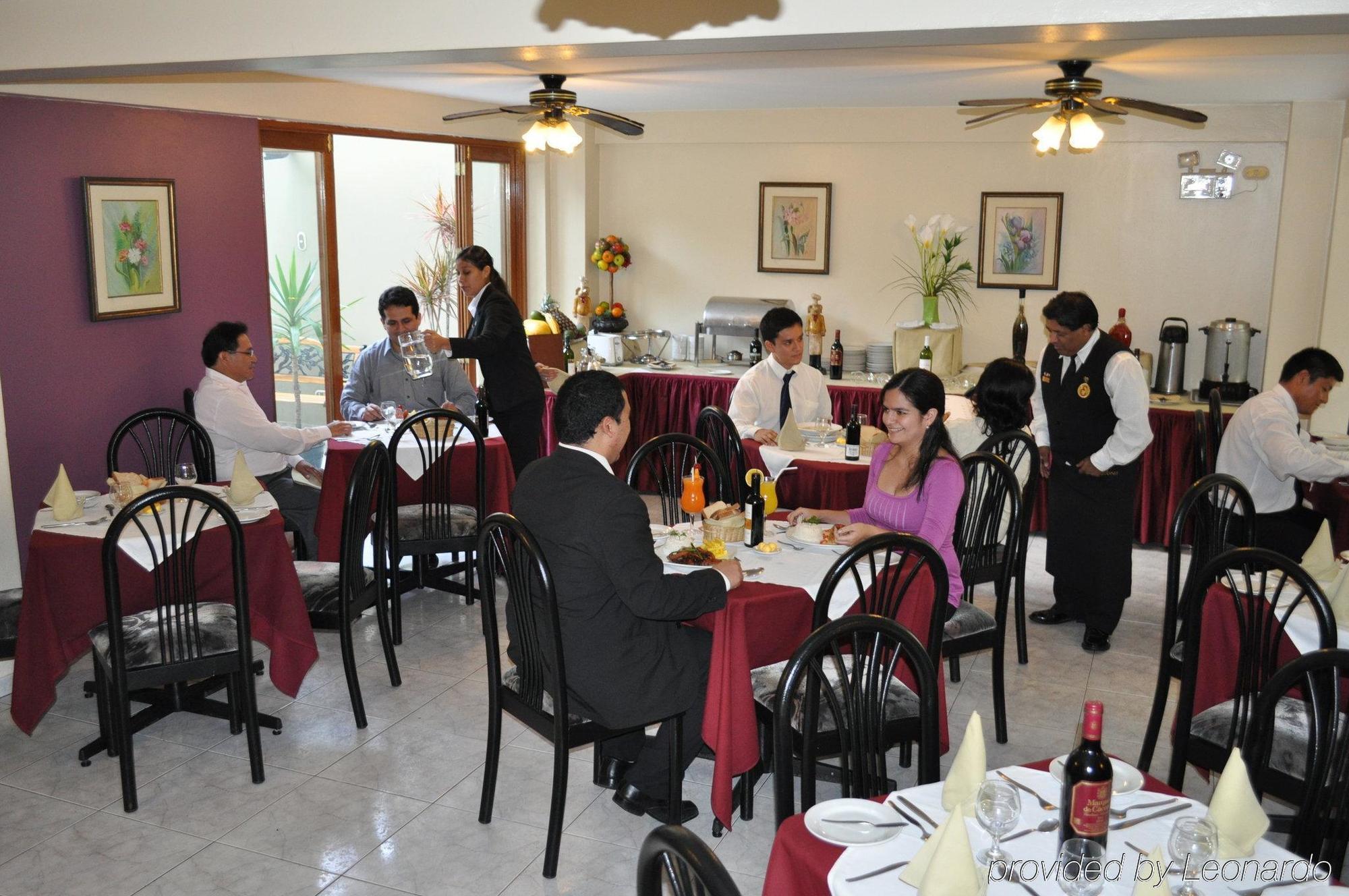 Embajadores Hotel ليما المطعم الصورة